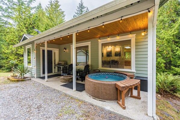 Terrace/patio - Fern House Rustic Modern Hiking Base Sequim (Sequim)