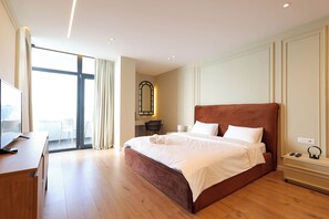 2 soverom, strykejern/-brett, internettilgang og sengetøy