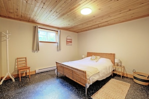 1 bedroom, iron/ironing board, Internet, bed sheets