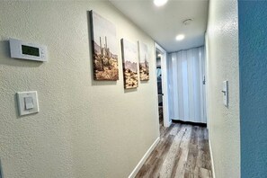 Interior - Rileys • Central Home • Walk to Fairgrounds (Phoenix)