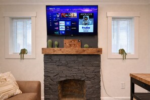 Interior - Rileys • Central Home • Walk to Fairgrounds (Phoenix)