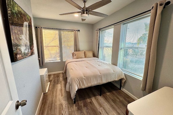 2 bedrooms, desk, free WiFi, bed sheets