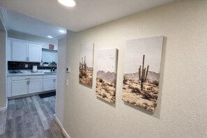 Interior - Rileys • Central Home • Walk to Fairgrounds (Phoenix)