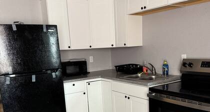Enchanting 2-bedroom house with AC in Sauget
10 Minutes from downtown St.Louis