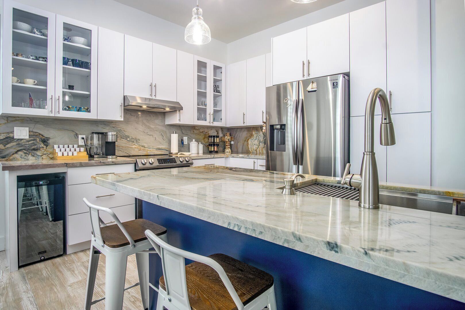 Oven, stovetop, coffee/tea maker, cookware/dishes/utensils