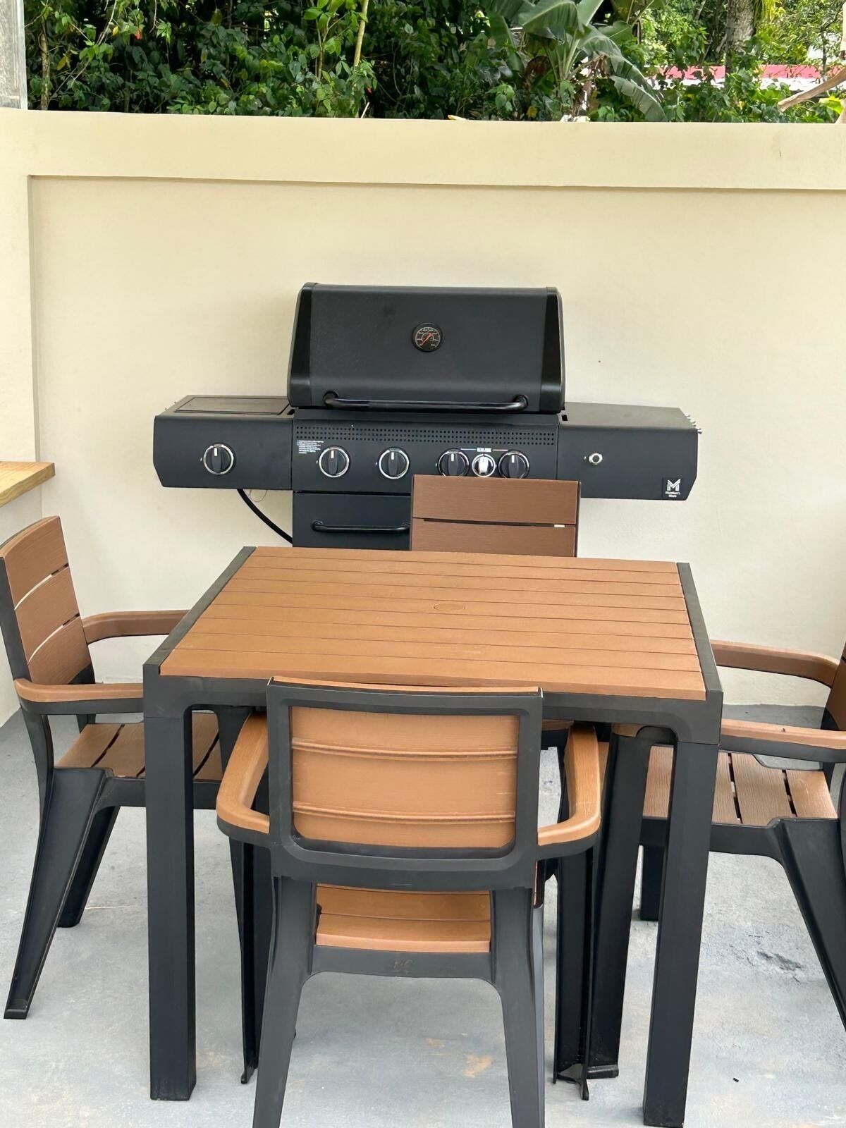 屋外ダイニングエリア