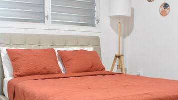 2 bedrooms, iron/ironing board, free WiFi, bed sheets
