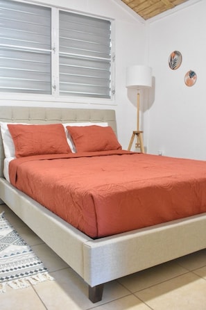 2 dormitorios, tabla de planchar con plancha, wifi gratis y ropa de cama