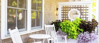 IN TOWN! Charming 1-bedroom condo in downtown Edgartown