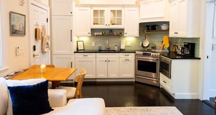 IN TOWN! Charming 1-bedroom condo in downtown Edgartown