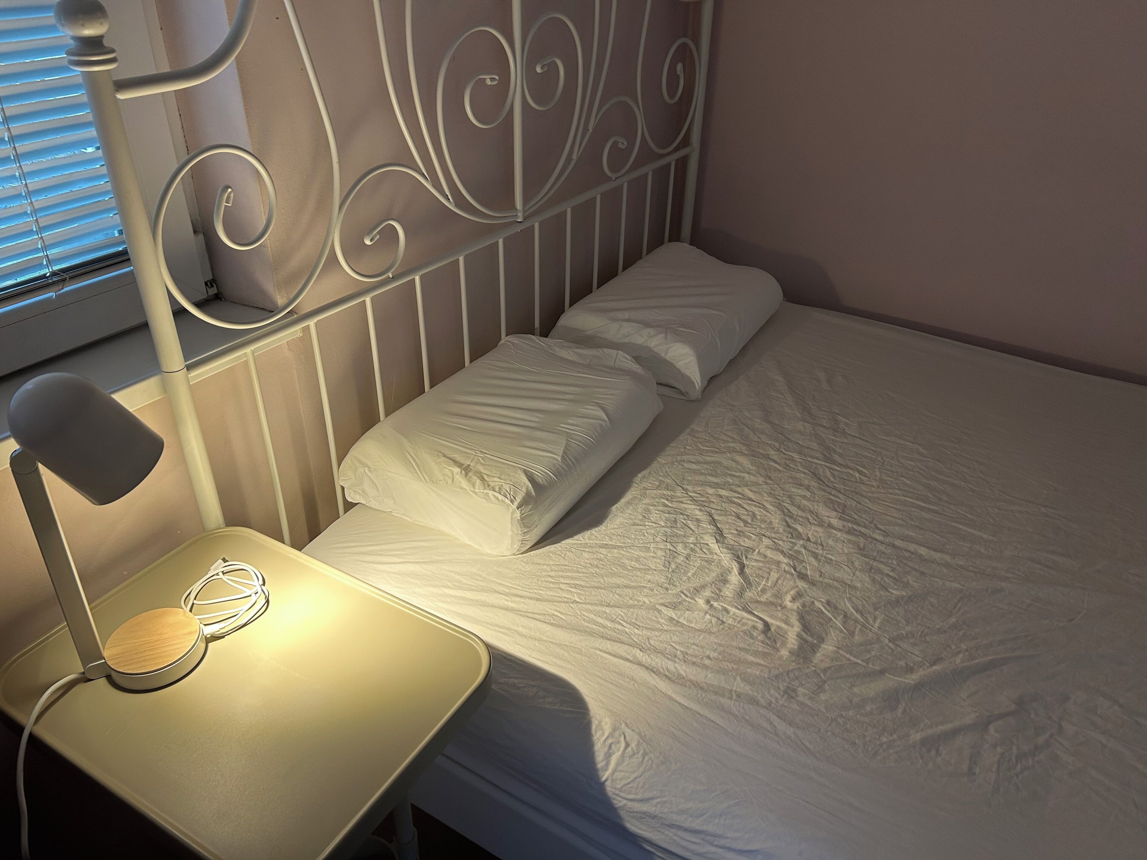 1 bedroom, desk, iron/ironing board, WiFi (free)