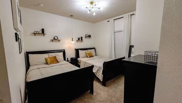 3 bedrooms, in-room safe, free WiFi, bed sheets