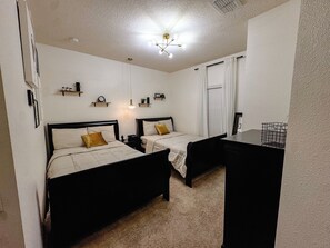 3 bedrooms, in-room safe, free WiFi, bed sheets