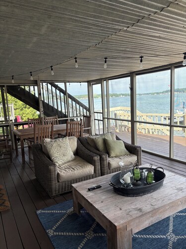 4-bedroom lake front house on fantastic lake James.