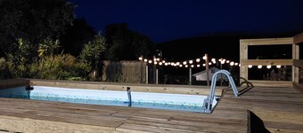 In the center of town, close to culture, the beach and the mountains. Pets accepted