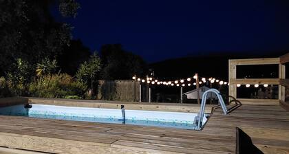 In the center of town, close to culture, the beach and the mountains. Pets accepted