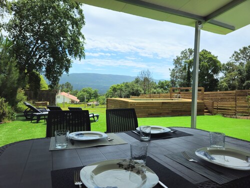 In the center of town, close to culture, the beach and the mountains. Pets accepted