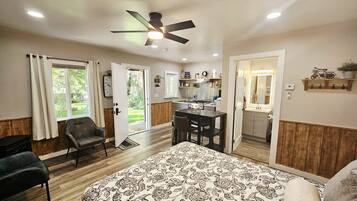 1 bedroom, desk, iron/ironing board, WiFi