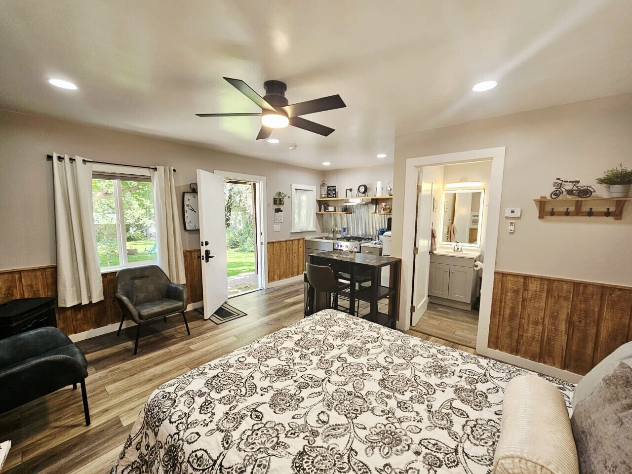 1 Schlafzimmer, Schreibtisch, Bügeleisen/Bügelbrett, WLAN