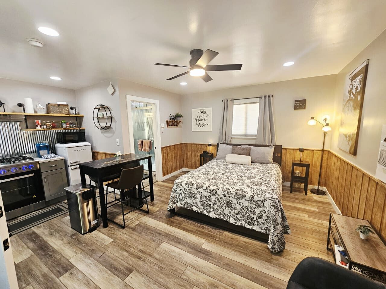 1 多间卧室、办公桌、熨斗/熨衣板、WiFi