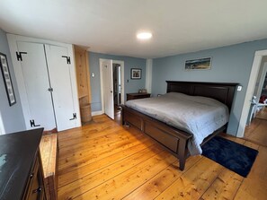 4 habitaciones, escritorio, wifi y ropa de cama 