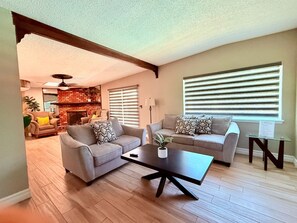 Smart TV, fireplace