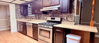 Heated pool, Family Home,3BDR 2BT/Cielovista Mall