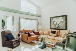 Televisión, reproductor de DVD, libros, biblioteca de música