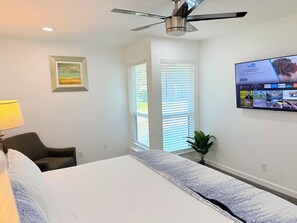 3 bedrooms, desk, iron/ironing board, travel cot