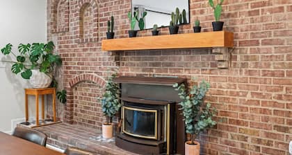 Spacious 6-bedroom with beautiful Garden for BBQ near Gaylor/MGM/National Harbor