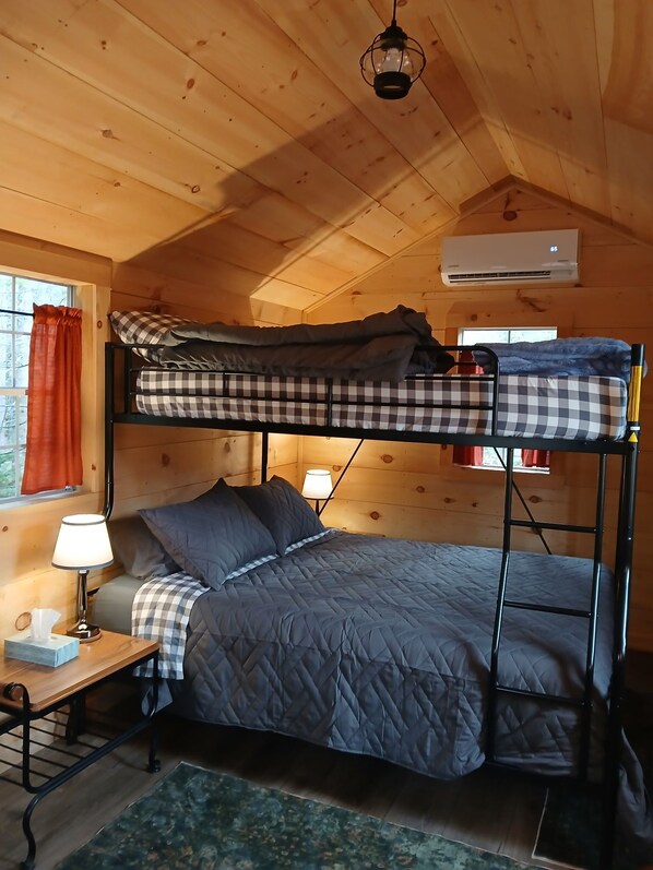 1 bedroom, bed sheets