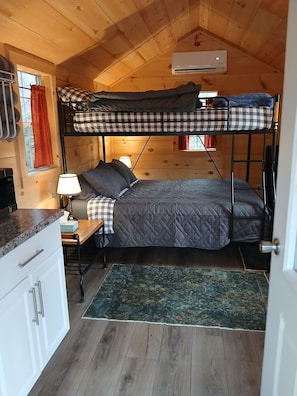 1 bedroom, bed sheets