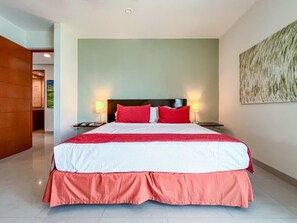 3 bedrooms, travel cot, free WiFi, bed sheets