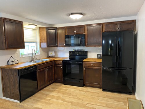 Cozy 3-bed home close to beautiful beaches.