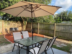 Outdoor dining