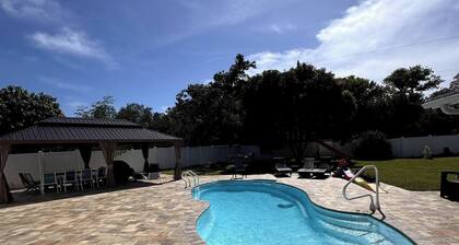 Saltwater Serenty: Seminole Oasis 5 minutes to the beach