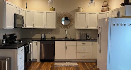 Saltwater Serenty: Seminole Oasis 5 minutes to the beach