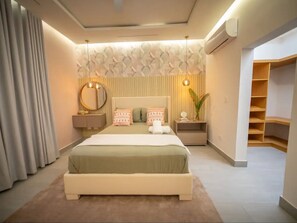 5 bedrooms, in-room safe, iron/ironing board, free WiFi