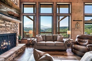 Smart-tv, een open haard en videospelletjes