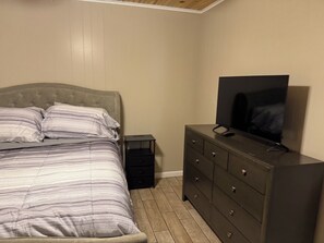 2 bedrooms, iron/ironing board, WiFi, wheelchair access