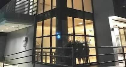 Hotel Rupert A -Deluxe Suite King Bedroom