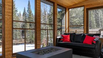 TV, fireplace, table football, stereo