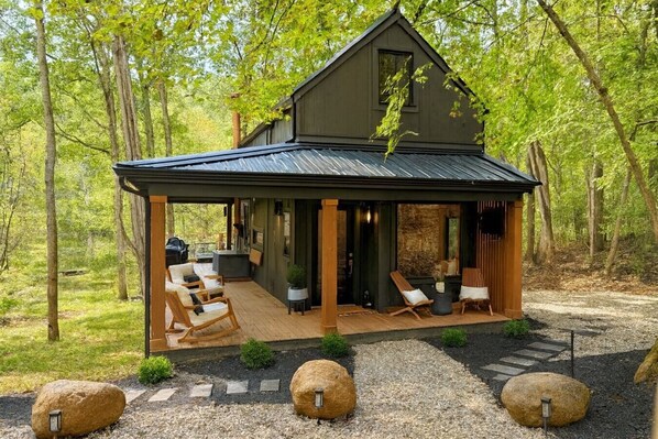 المنشأة من الخارج