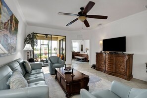 Offices - All Peace & Quiet With Water View (Bradenton)