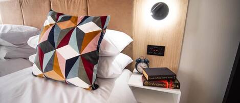 Standaard kamer, 1 twee- of 2 eenpersoonsbedden | Een bureau, een laptopwerkplek, verduisterende gordijnen