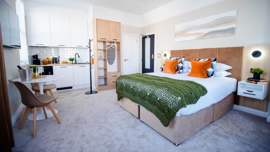 Superior Double or Twin Room, City View | Desk, laptop workspace, blackout drapes, iron/ironing board