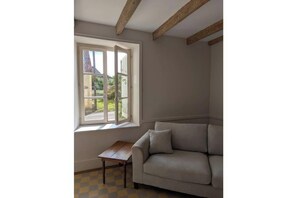 TV, fireplace, foosball, table tennis