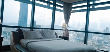 Kamar Keluarga, 2 kamar tidur, pemandangan kota | Seprai katun Mesir, seprai premium, dan tempat tidur Select Comfort