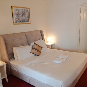 Studio Suite, City View | Iron/ironing board, free WiFi
