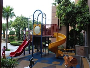 Children’s play area – outdoor